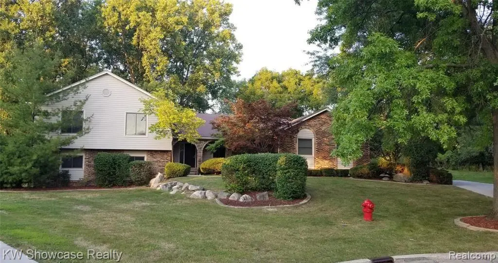 1728 Hiview CT, Bloomfieldhillscity_oakland, MI 48302