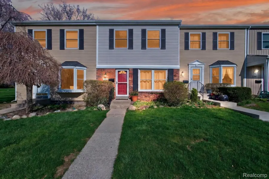 1121 Marquette CT, Rochesterhillscity_oakland, MI 48307