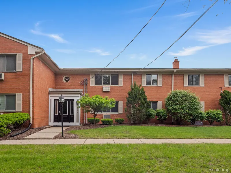 803 PLATE ST #207, Rochestercity_oakland, MI 48307