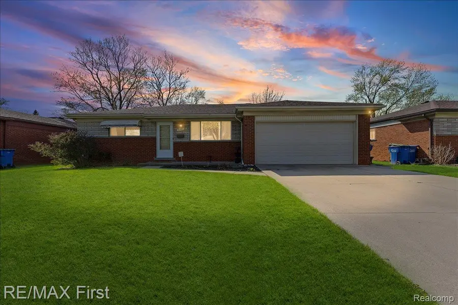 31711 Shawn DR, Warrencity_macomb, MI 48088