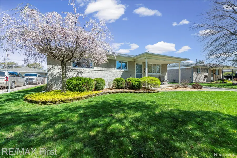 27604 Liberty DR, Warrencity_macomb, MI 48092