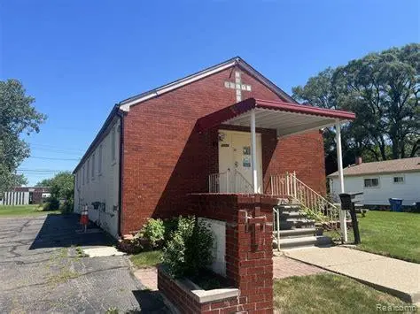 2379 Emmons AVE, Warrencity_macomb, MI 48091