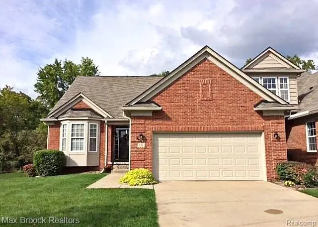 661 Telya RDG NW, Milfordvillage_oakland, MI 48381