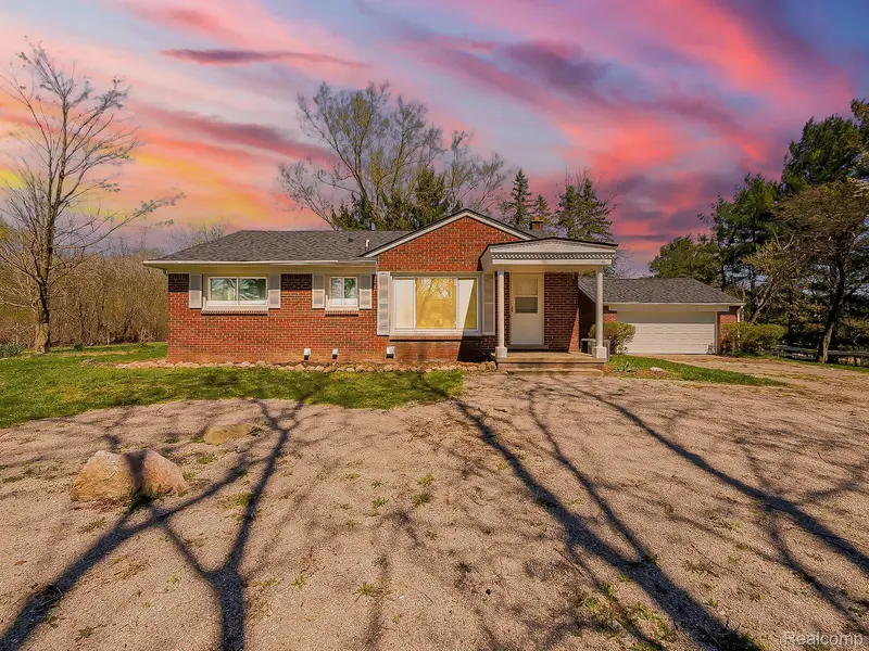 8701 Brookville RD, Salemtownship_washtenaw, MI 48170