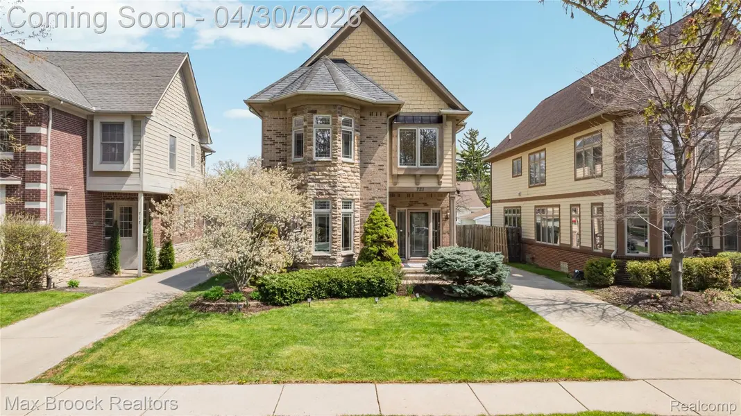 721 S Kenwood AVE, Royaloakcity_oakland, MI 48067