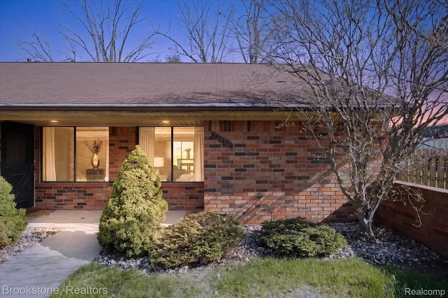 23056 Harrington ST, Clintonchartertownship_macomb, MI 48036