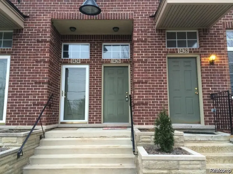 1426 Crimson WAY, Walledlakecity_oakland, MI 48390