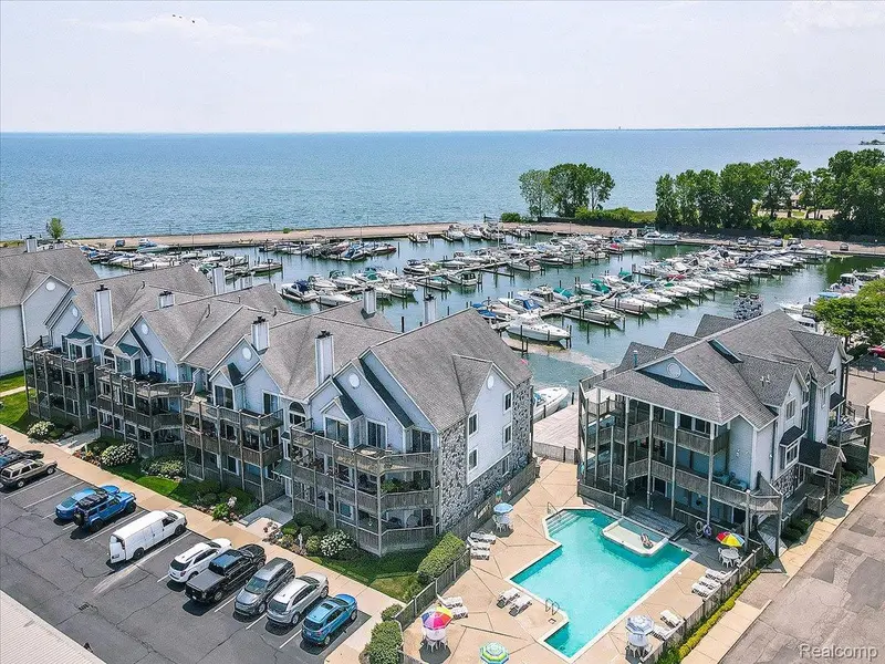 37510 Jefferson AVE, Harrisonchartertownship_macomb, MI 48045