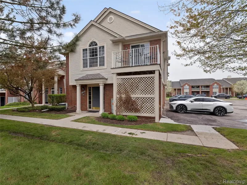 1834 Flagstone CIR #37, Rochestercity_oakland, MI 48307