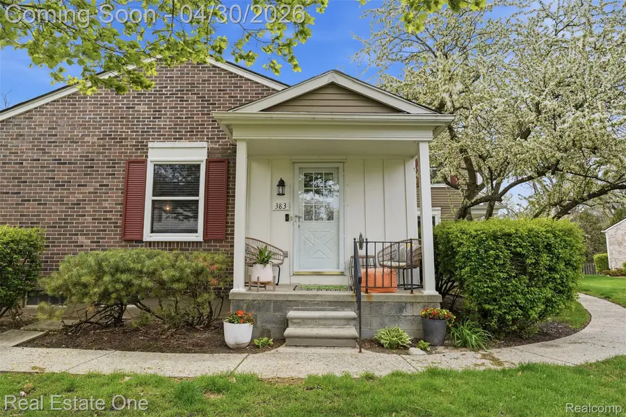 383 Neptune DR, Walledlakecity_oakland, MI 48390