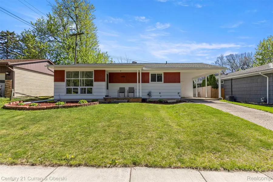 2269 S Circle DR, Annarborcity_washtenaw, MI 48103