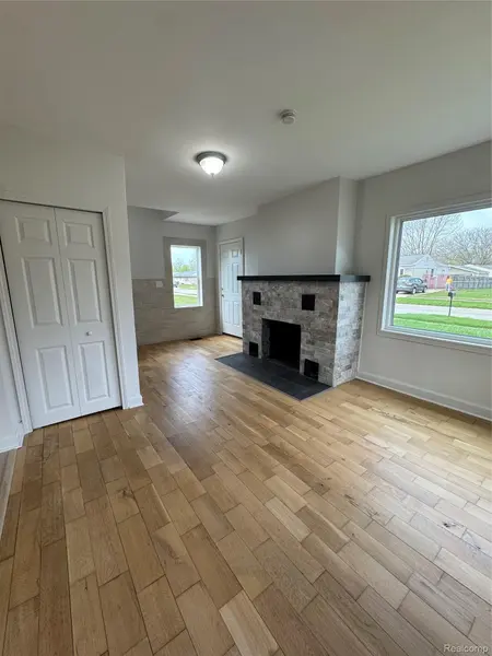 19832 Stafford ST, Clintonchartertownship_macomb, MI 48035