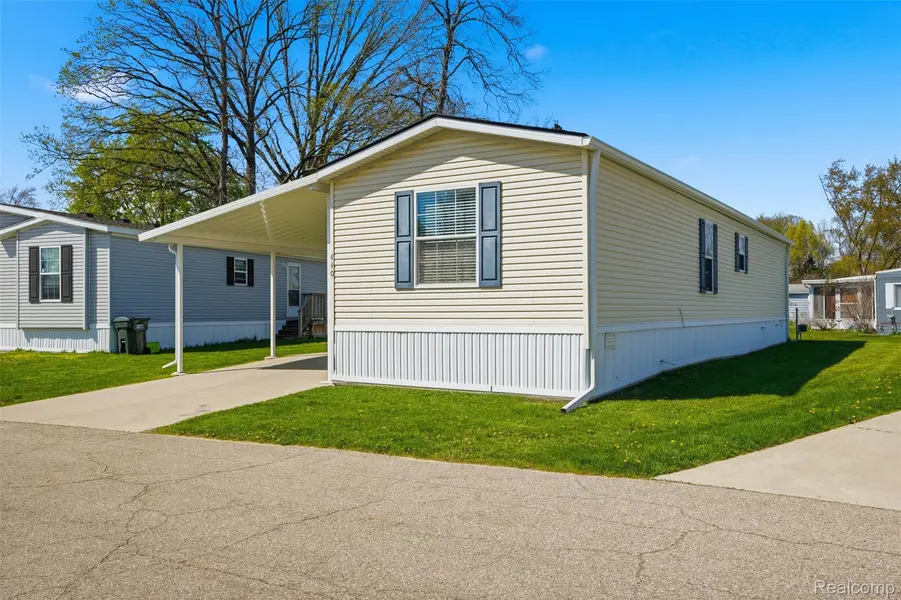 440 Flamingo ST, Rochesterhillscity_oakland, MI 48309