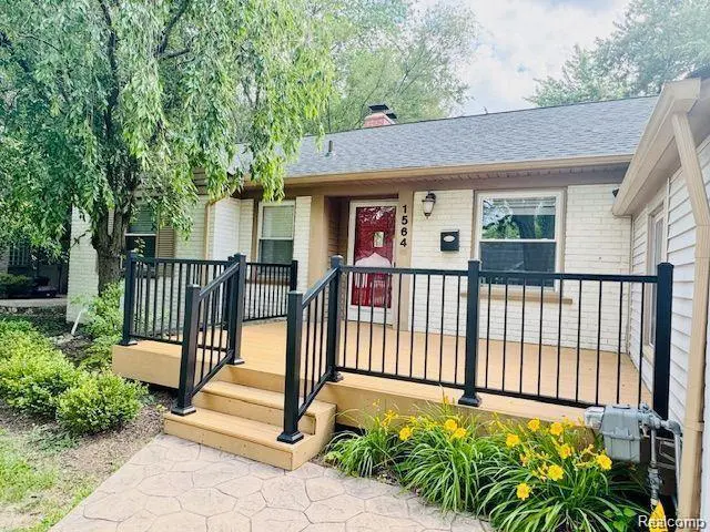 1564 PENISTONE ST, Birminghamcity_oakland, MI 48009