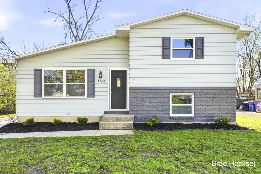 1742 Woodlawn AVE SE, Grandrapidscity_kent, MI 49506