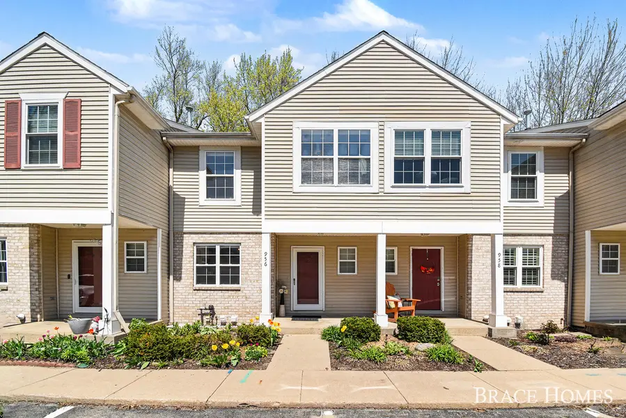 956 Ada Pl DR SE, Adatownship_kent, MI 49546