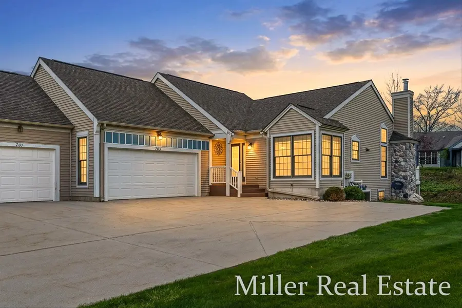 703 W Woodlawn AVE, Hastingscity_barry, MI 49058