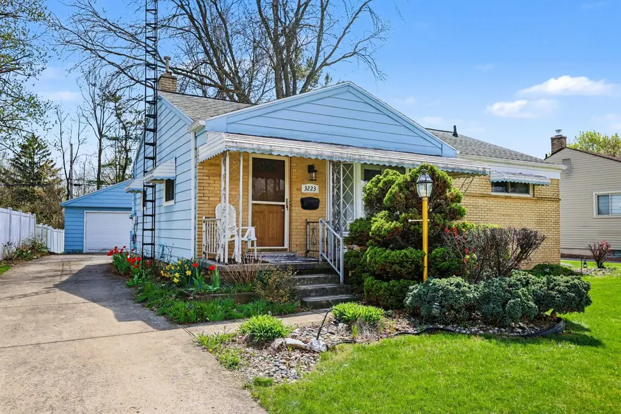 3223 Timber DR, Lansingchartertownship_ingham, MI 48917