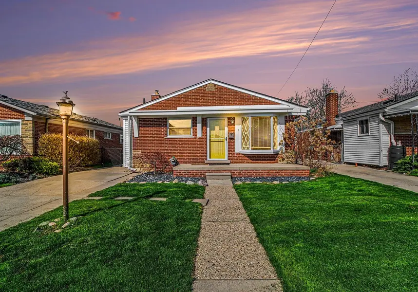 32015 Saint Margaret ST, Stclairshorescity_macomb, MI 48082