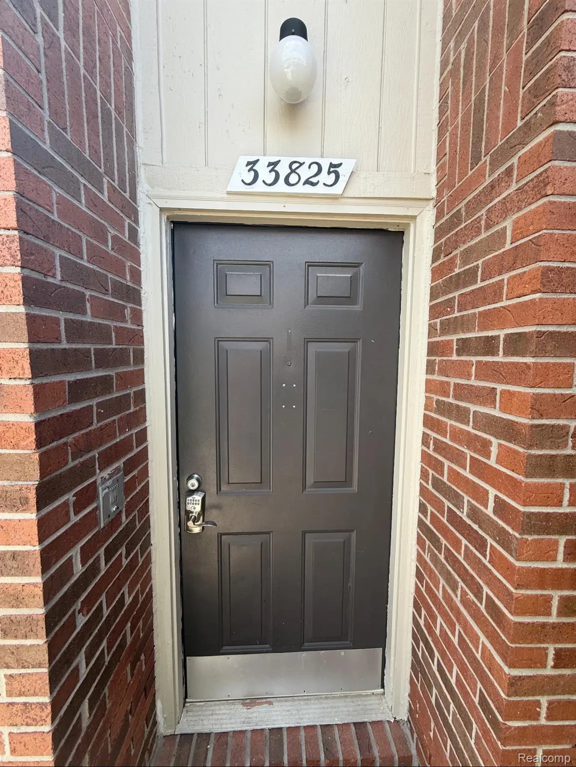 33825 Pondview CIR, Livoniacity_wayne, MI 48152