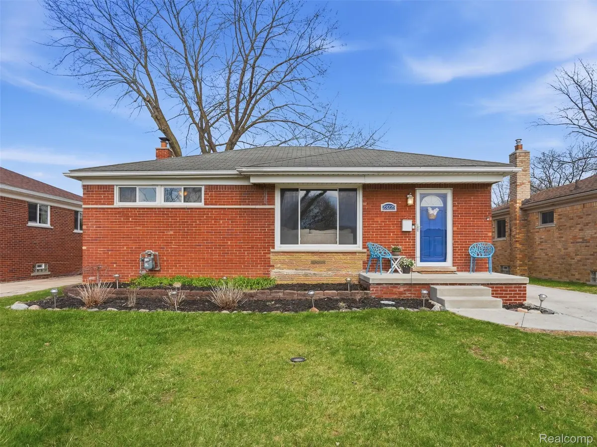 23225 Playview ST, Stclairshorescity_macomb, MI 48082