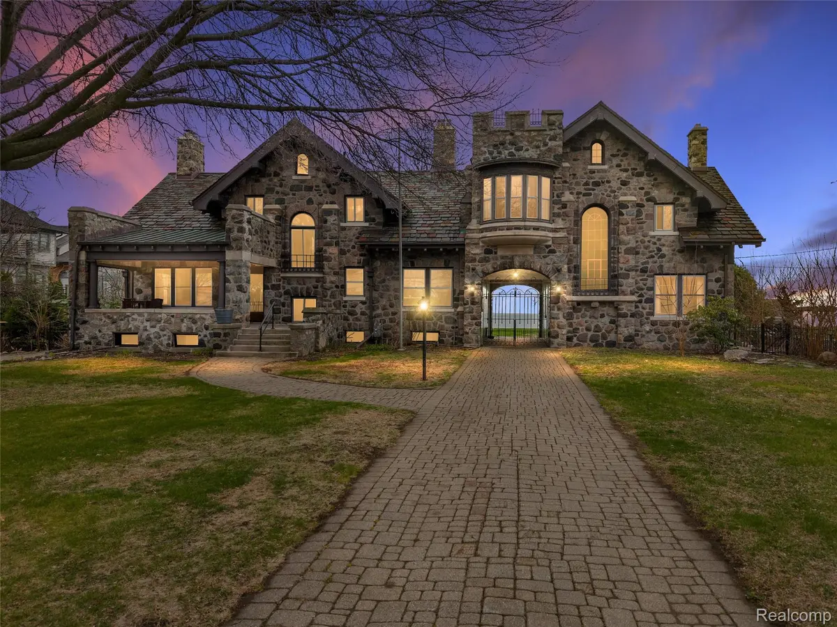 29128 Jefferson AVE, Stclairshorescity_macomb, MI 48081