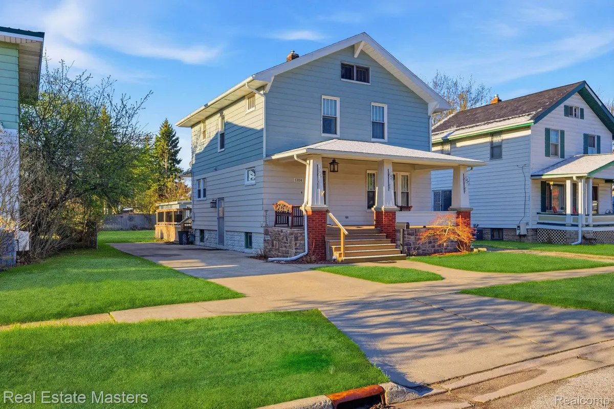 1324 Pine ST, Porthuroncity_stclair, MI 48060