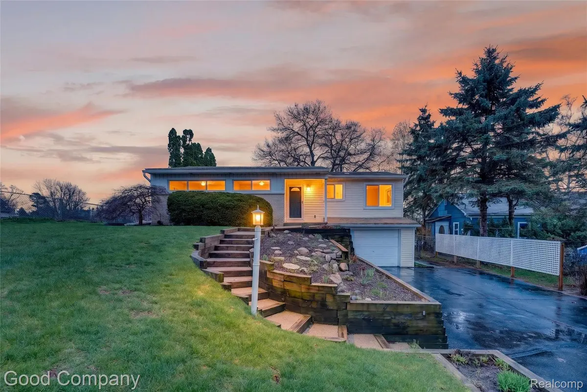 3463 Coseyburn RD, Waterfordchartertownship_oakland, MI 48329