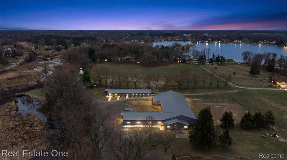1050 Oxbow Lake RD, Whitelakechartertownship_oakland, MI 48386