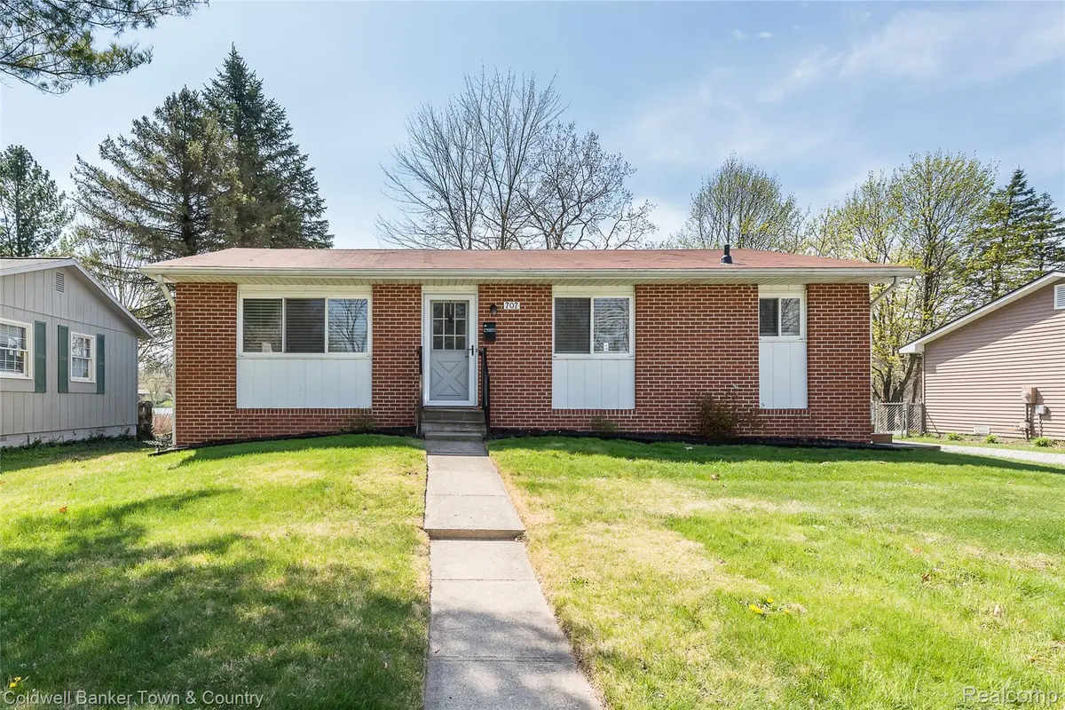 707 Glenwyth RD, Brightoncity_livingston, MI 48116