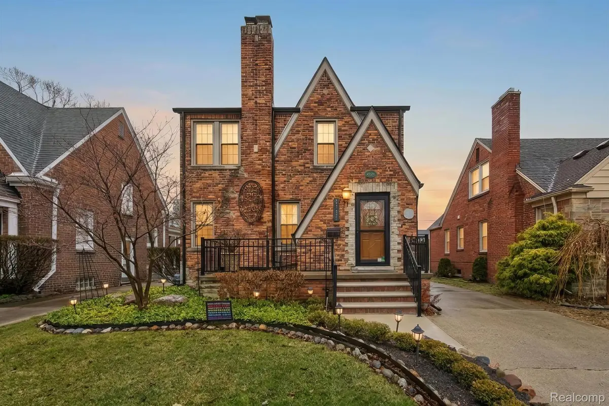 23121 Marlboro ST, Dearborn, MI 48128