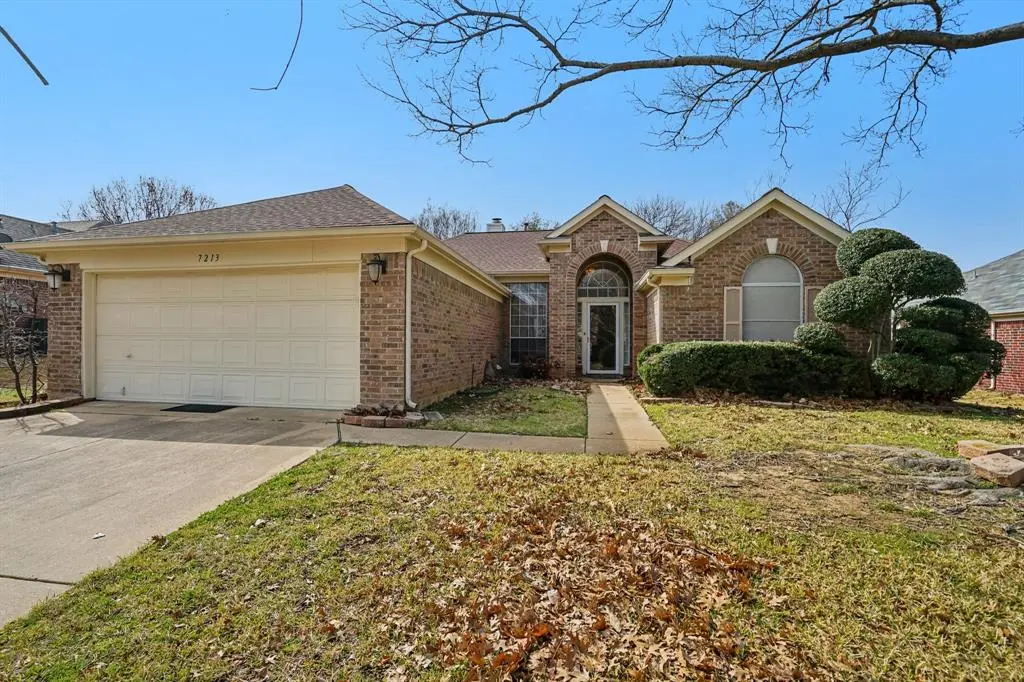 7213 Crabtree Lane, North Richland Hills, TX 76182