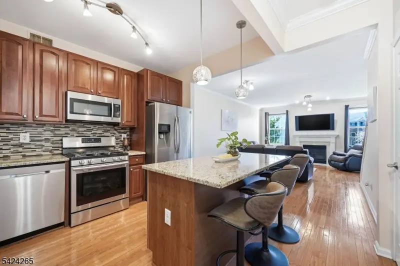 424 Hartford Dr, Nutley Twp., NJ 07110