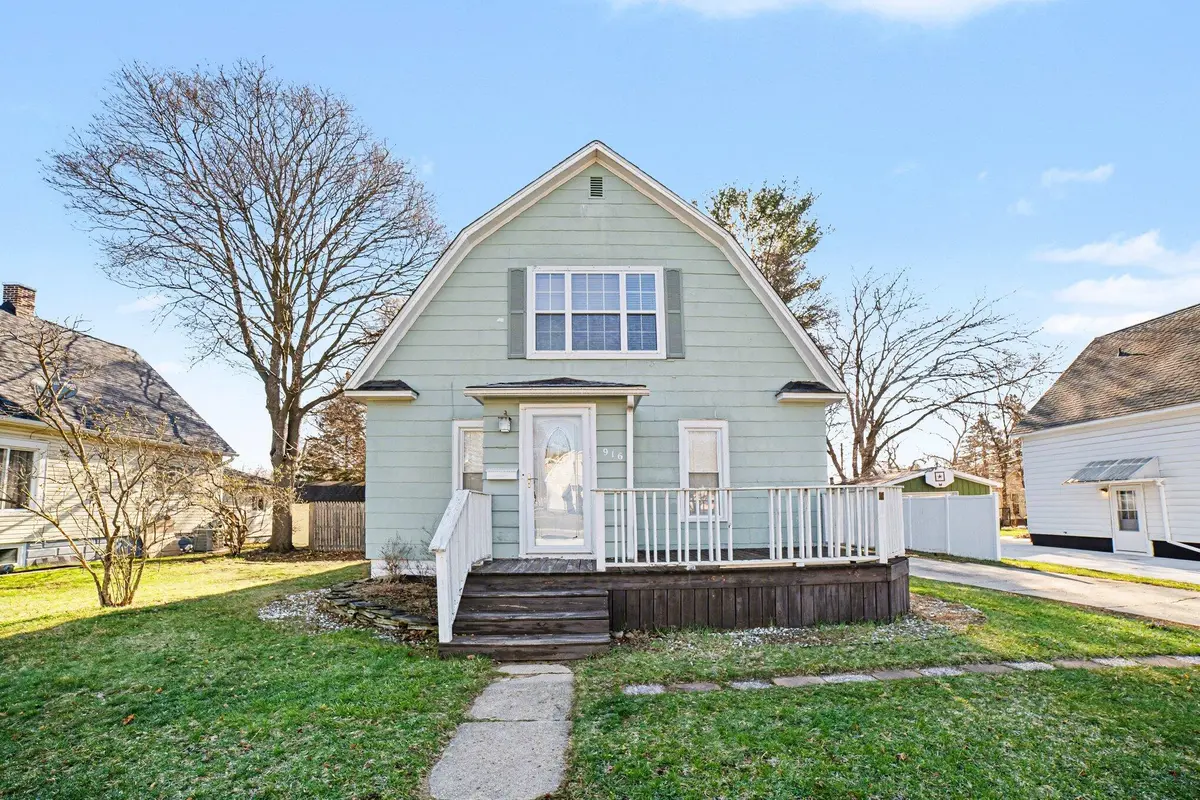 916 N River AVE, Almacity_gratiot, MI 48801