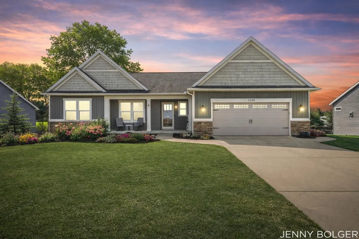 2286 Byron Shores DR SW, Byrontownship_kent, MI 49315