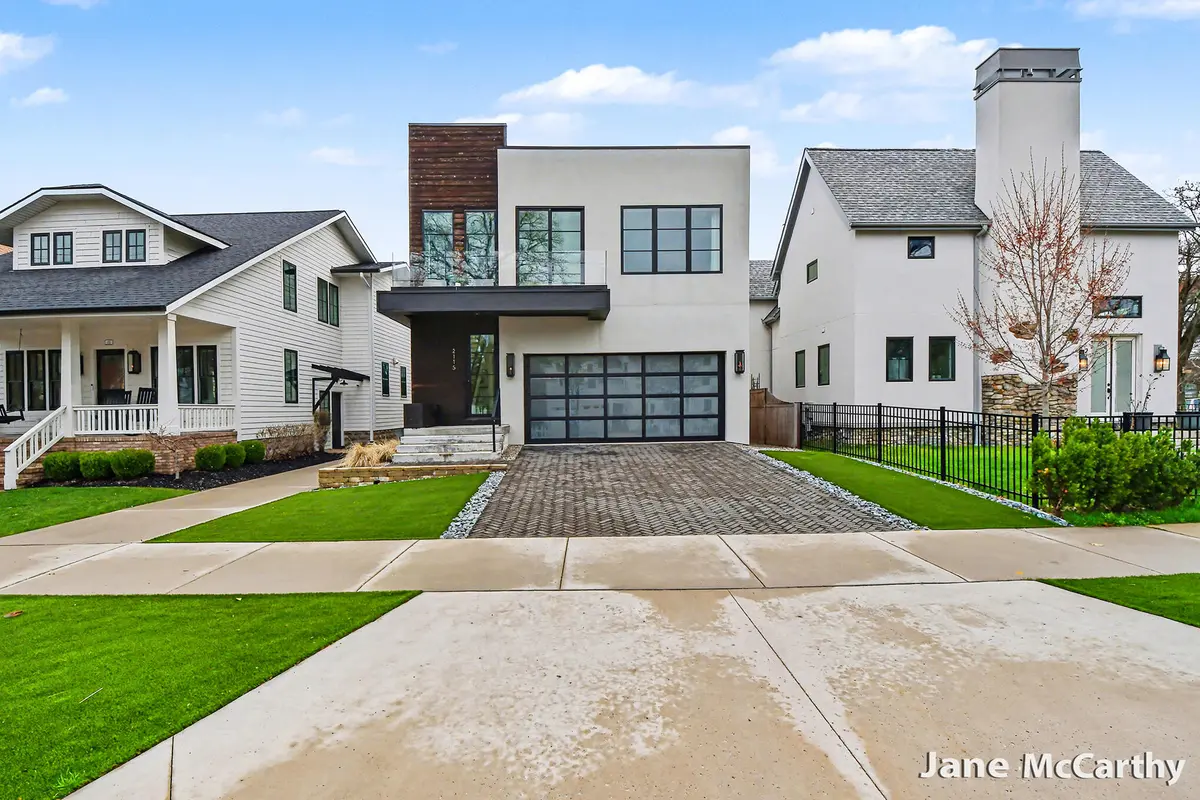 2115 Lake DR SE, Eastgrandrapidscity_kent, MI 49506