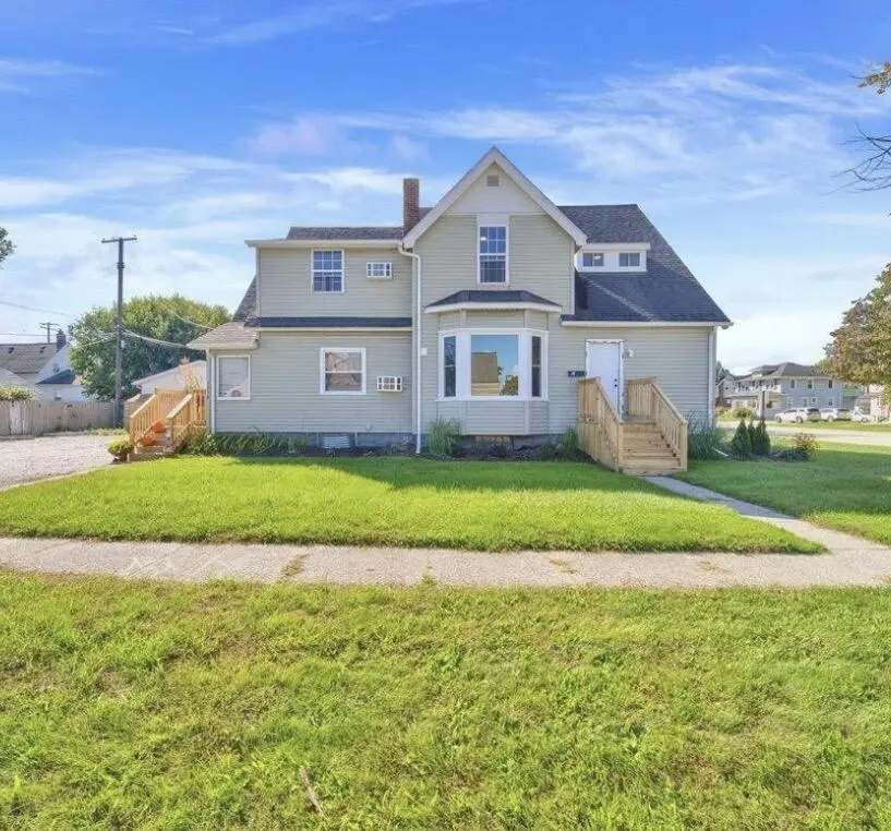 1732 10th AVE, Porthuronchartertownship_stclair, MI 48060