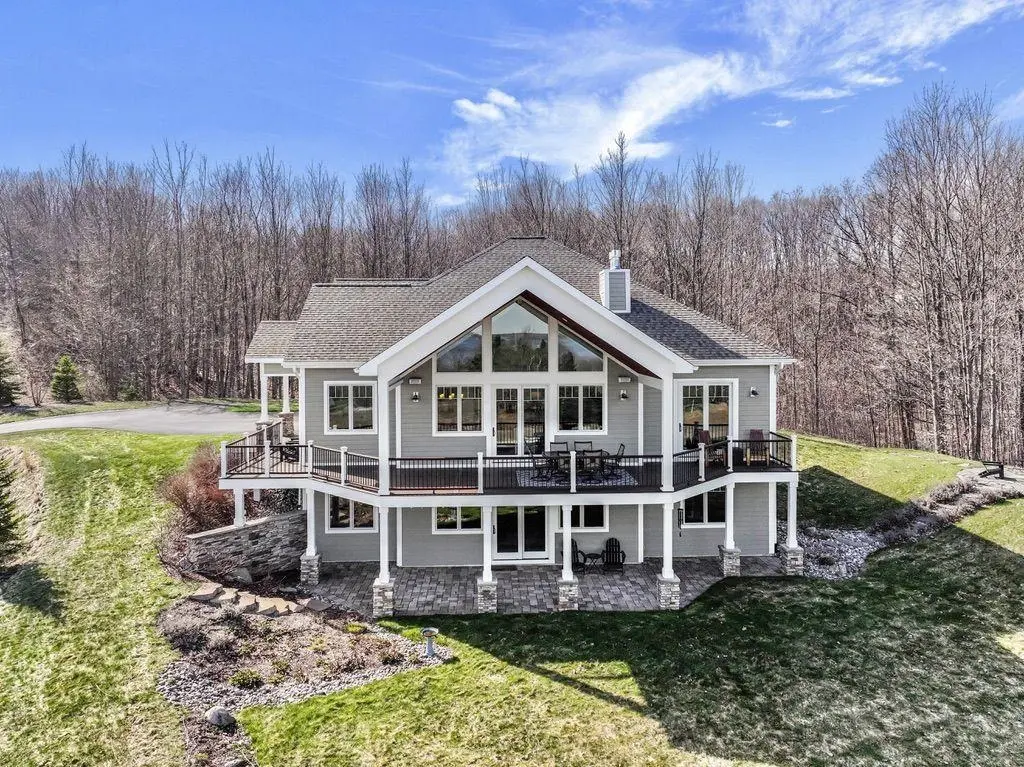 6790 S Rolling Hills DR, Binghamtownship_leelanau, MI 49684