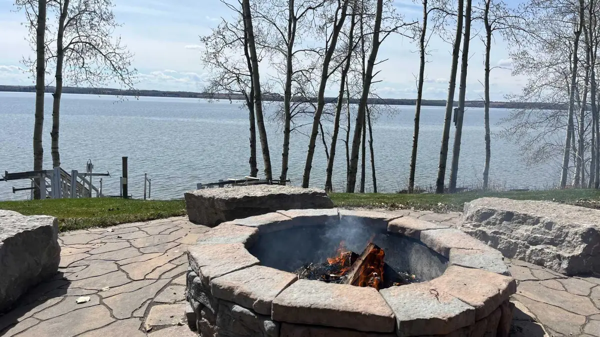 725 Elk ST E, Sunbreaker Cove, AB T0C 0J0