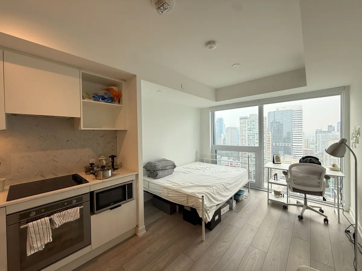 82 Dalhousie ST #4010, Toronto C08, ON M5B 0C5