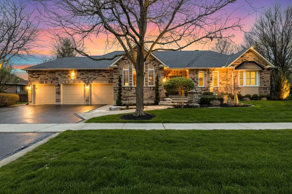 100 Colonel Wayling BLVD, East Gwillimbury, ON L0G 1V0