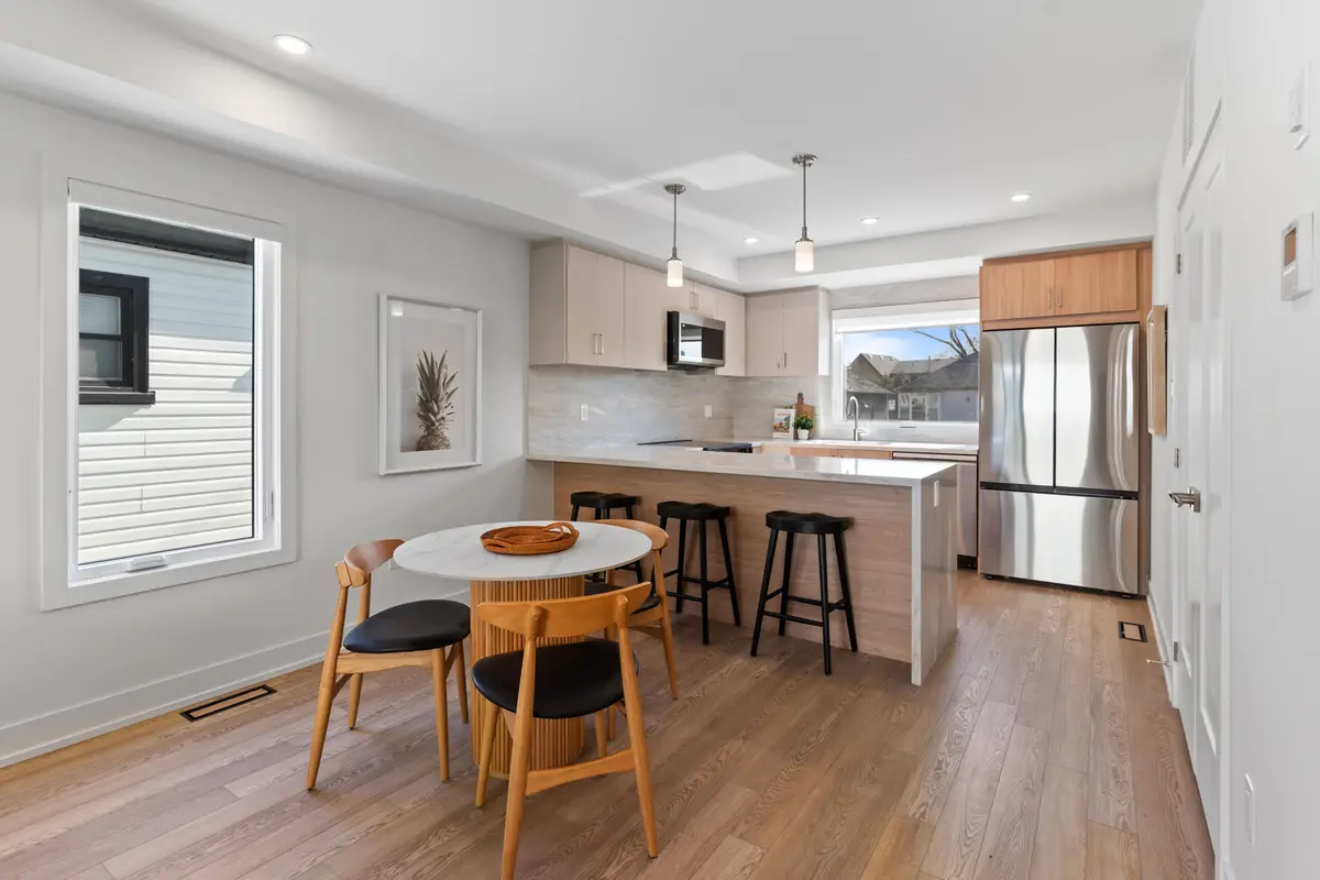 15 Acorn AVE #Unit 1, Toronto W08, ON M9B 3P7