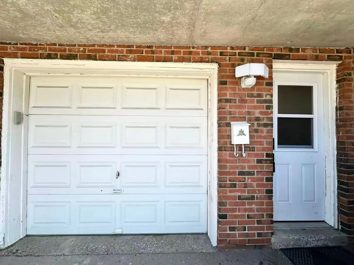 4125 Bishopstoke LN #Lower, Mississauga, ON L4Z 1J1