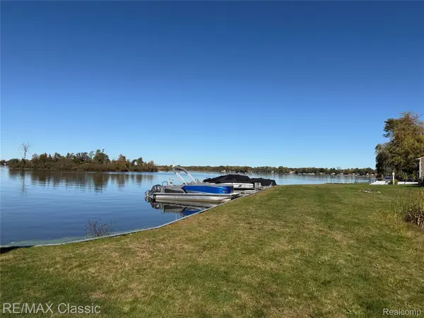 3482 Ponemah DR, Fentoncity_genesee, MI 48430