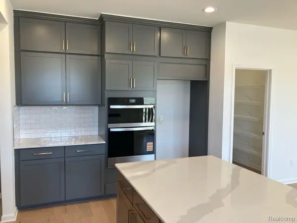 61627 Empire RD, Lyonchartertownship_oakland, MI 48178