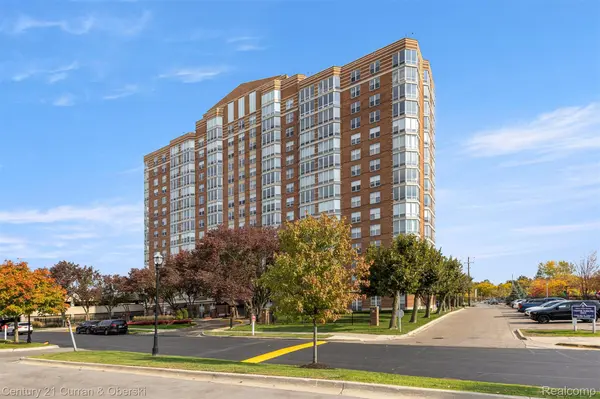 250 E Harbortown DR #708, Detroitcity_wayne, MI 48207