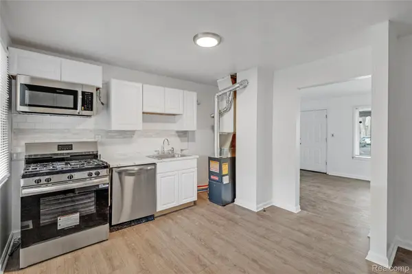 26011 Dartmouth ST, Inkstercity_wayne, MI 48141