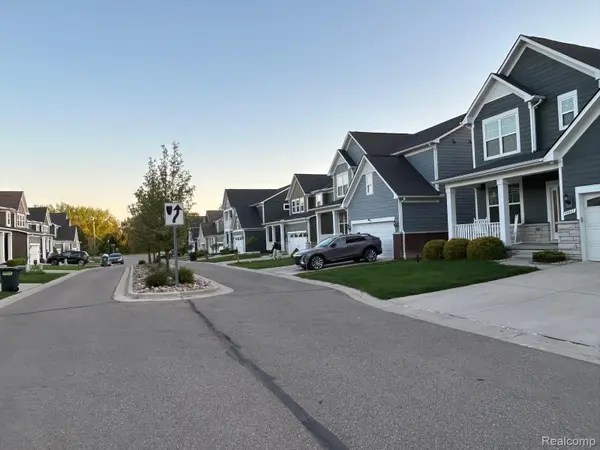 31065 Tremont LN, Beverlyhillsvillage_oakland, MI 48025