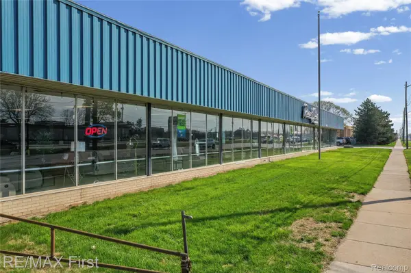 8655 E 8 Mile RD, Warrencity_macomb, MI 48089