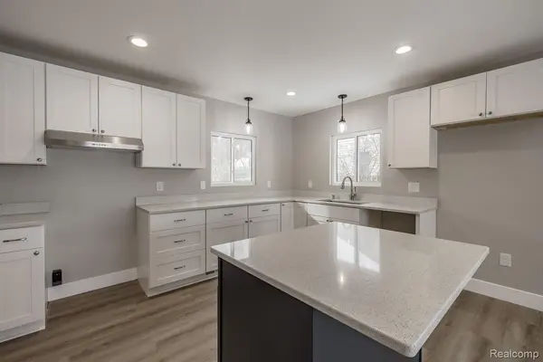 1998 Lakeview DR, Oregontownship_lapeer, MI 48446